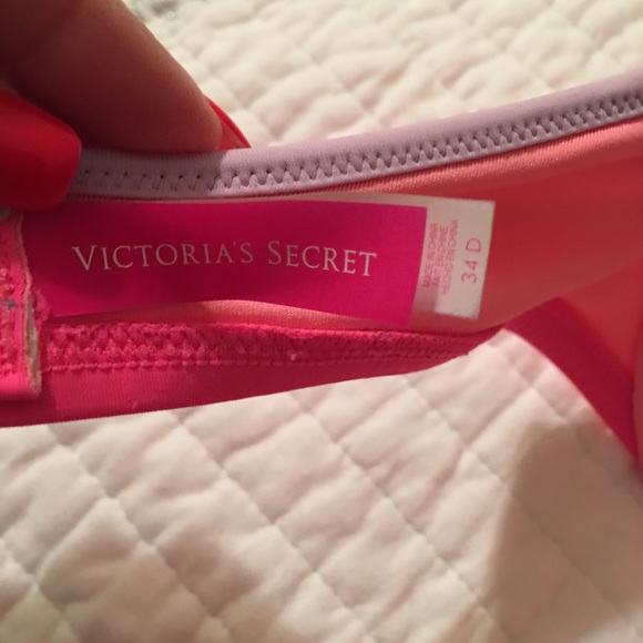 VICTORIAS SECRET Swim top: 34D - Picture 3 of 5